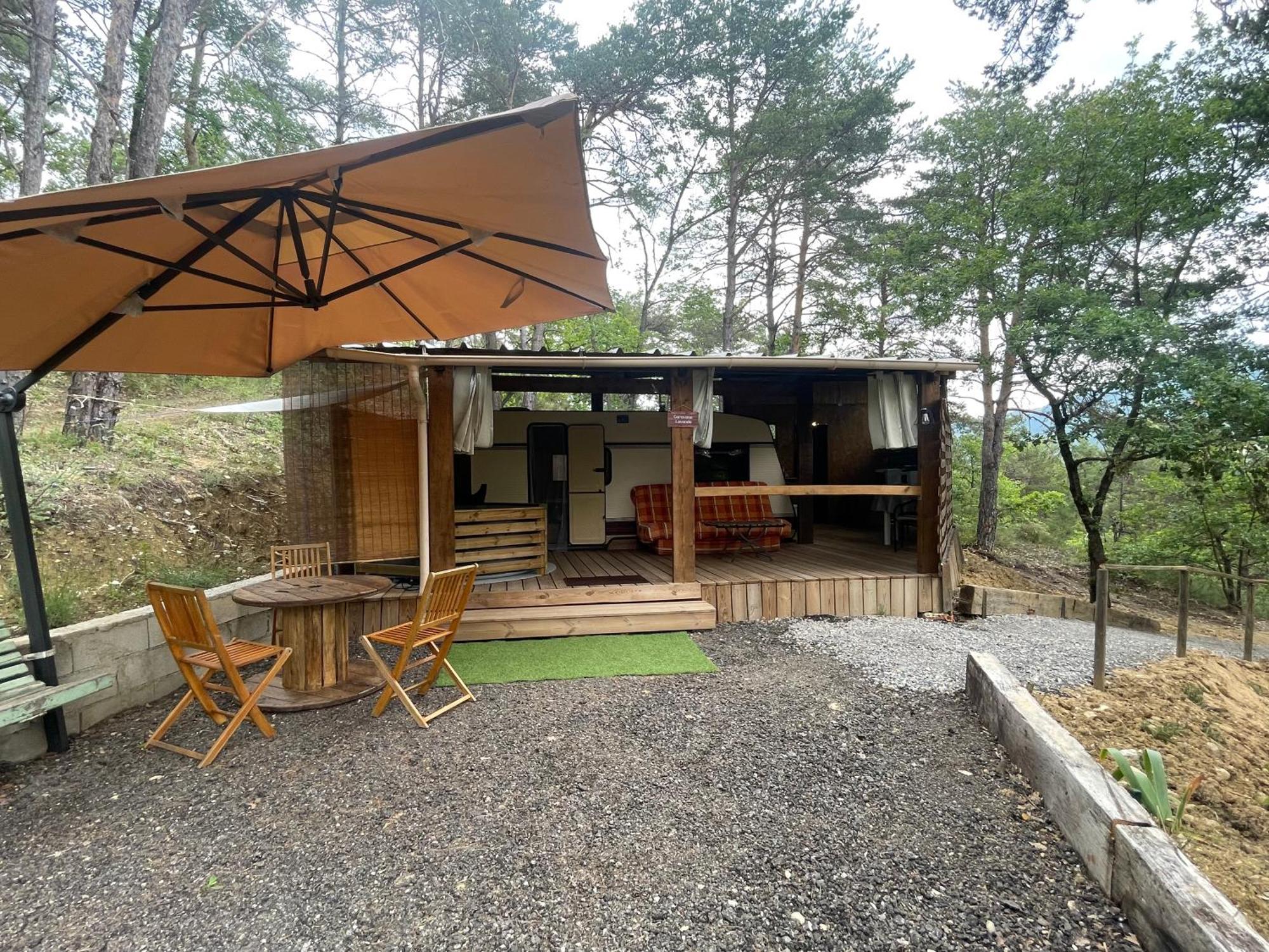 Caravanes De Provence Aiglun  Kültér fotó